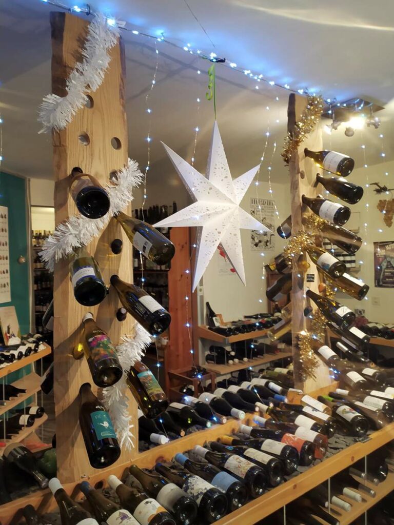 caviste nantes centre cadeaux noël vin naturel biodynamie, vin bio, bières bio locales, whisky français, saké umeshu